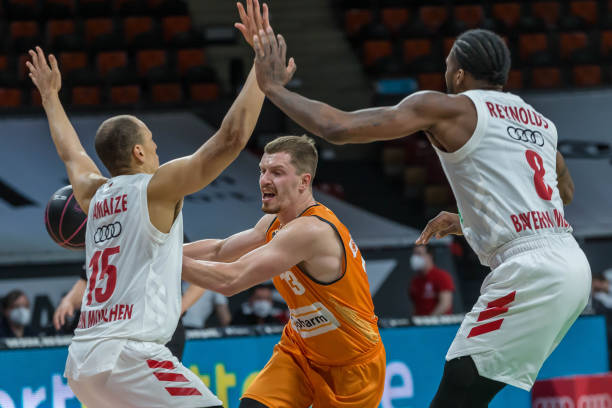 年轻时就在 年轻时就在