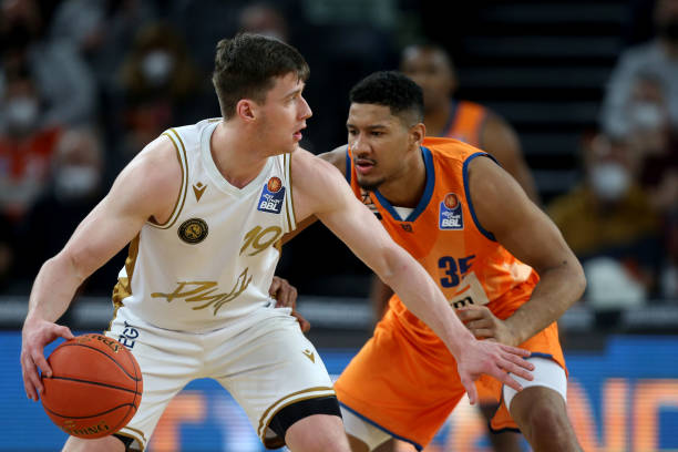 者变为压倒 者变为压倒